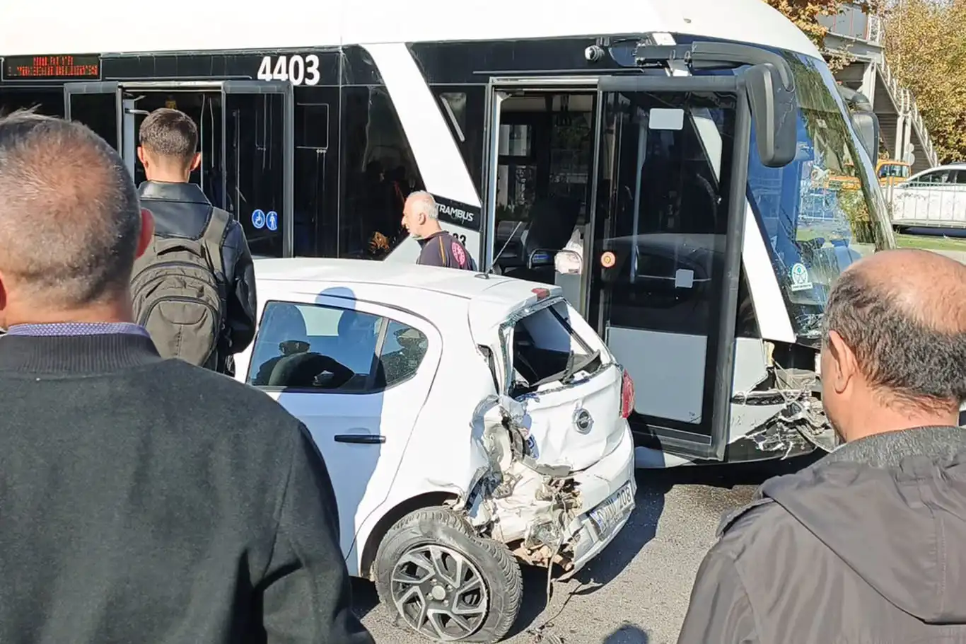 Malatya'da trambüs ile otomobil çarpıştı: 5 yaralı