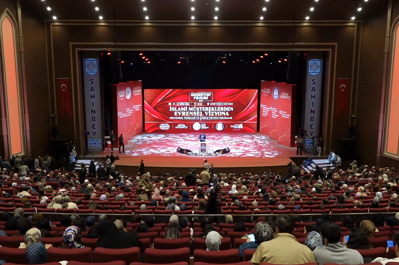 Özvar Gazze'de eğitim hakkının ve akademik hayatın korunması ortak sorumluluğumuzdur