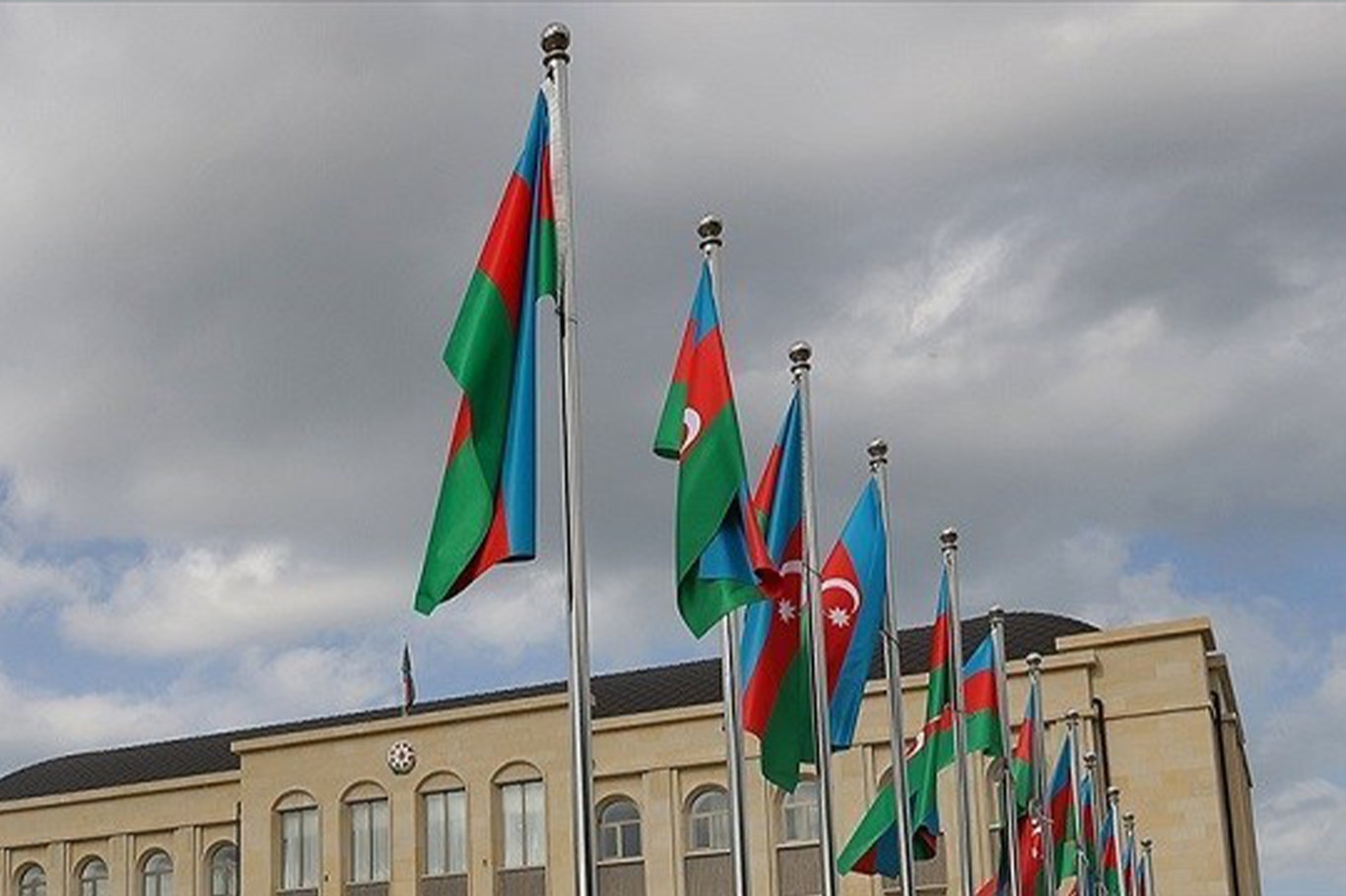 Azerbaijan bars 31 Turkish nationals from entering country