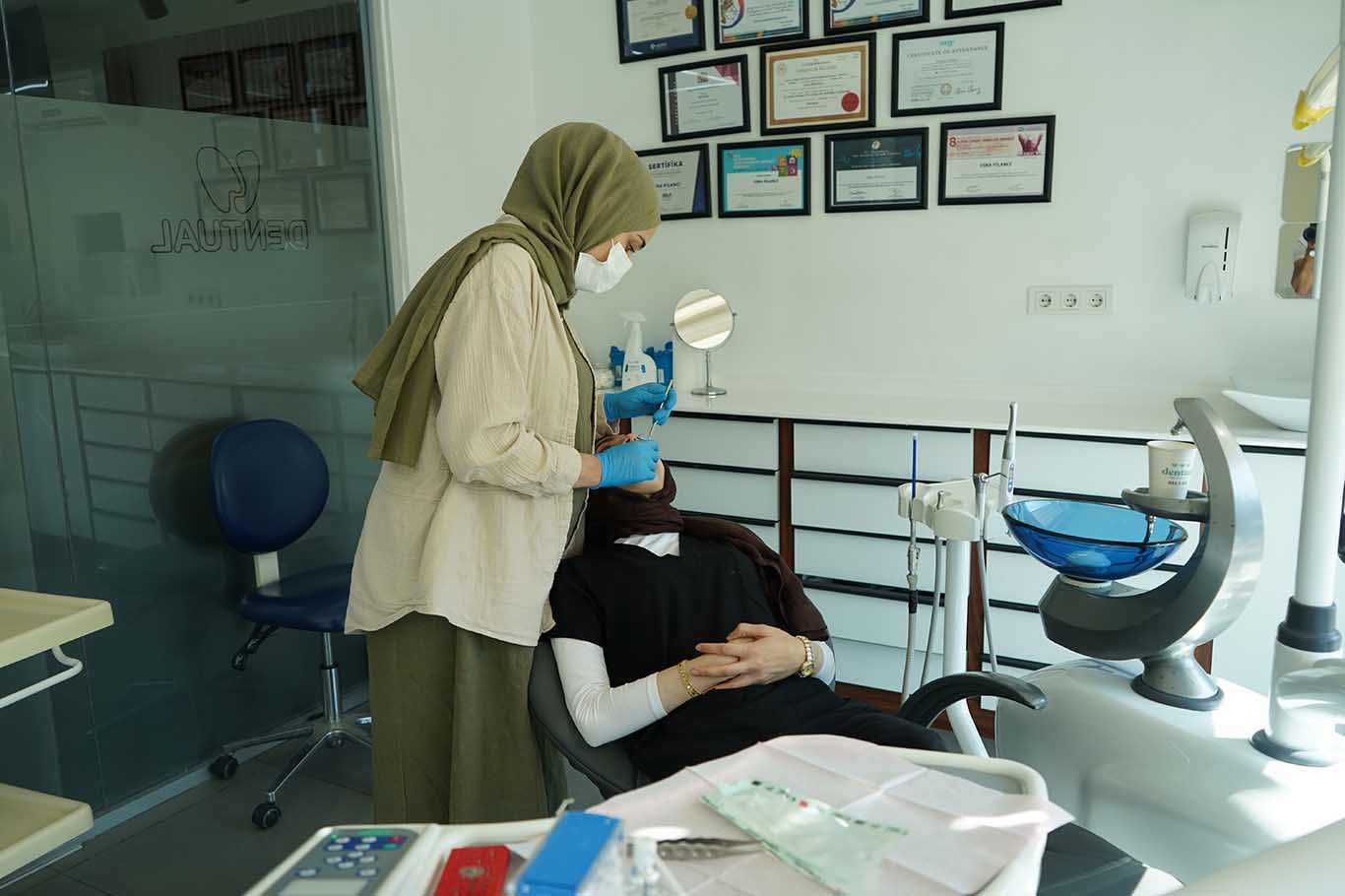 Diş sağlığının korunmasında doğru bakım alışkanlıkları önem taşıyor