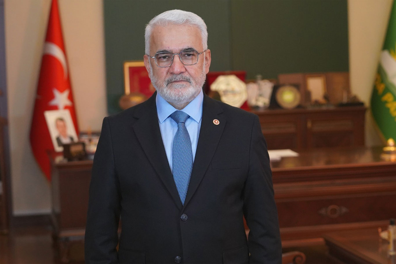 رئيس حزب الهدى يشارك في المؤتمر الدوري الخامس لفرع الحزب في ديار بكر