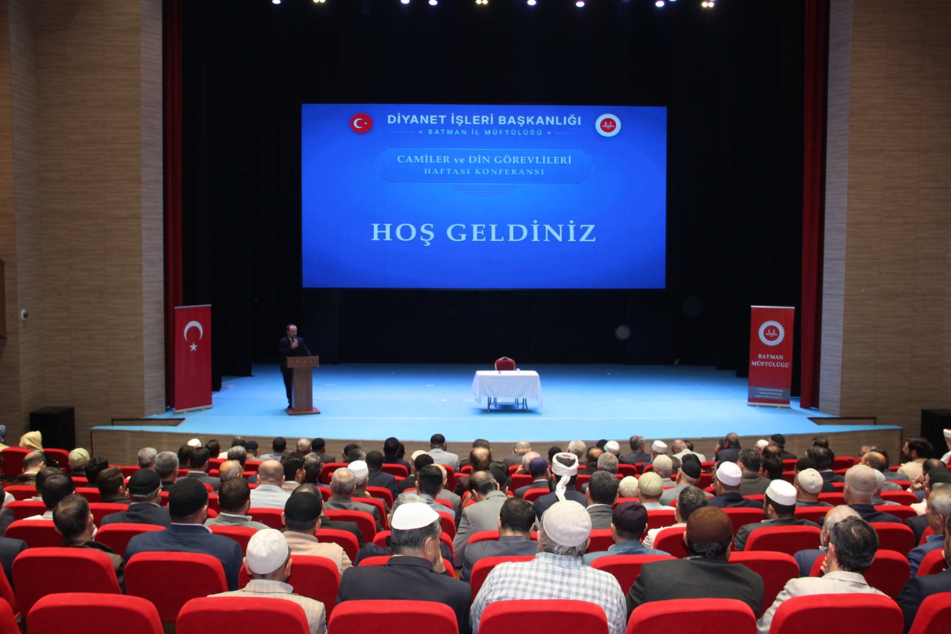 Diyanet İşleri Başkan Yardımcısı Hazırlar: "Camiler İslam Beldelerinin Bağımsızlık Sembolüdür"