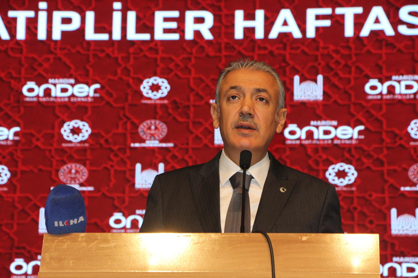"İmam Hatip ruhu, bilgi ile ahlakı, akıl ile vicdanı, ilim ile irfanı buluşturma idealidir"