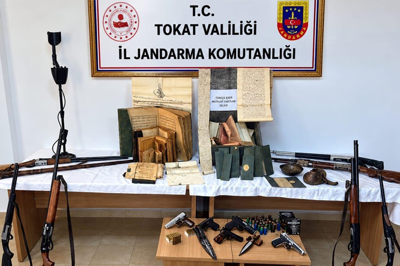 Tokat'ta silah ve tarihi eser kaçakçılığı operasyonu: 6 gözaltı