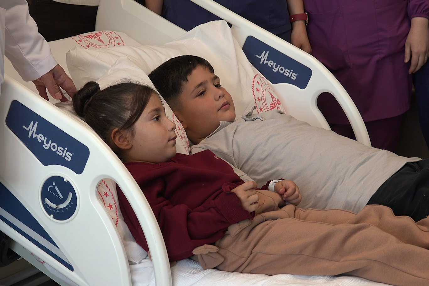 Gaziantep'te iki kardeşin kalbindeki açıklık ameliyatsız yöntemle kapatıldı