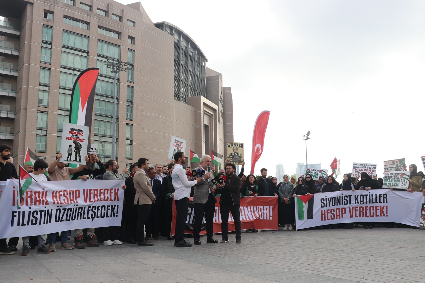 İşgal rejimine karşı açılan davalar İstanbul'da görülmeye başlandı