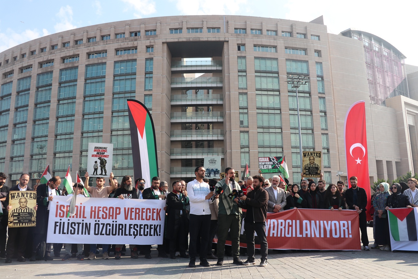İşgal rejimine karşı açılan davalar İstanbul'da görülmeye başlandı
