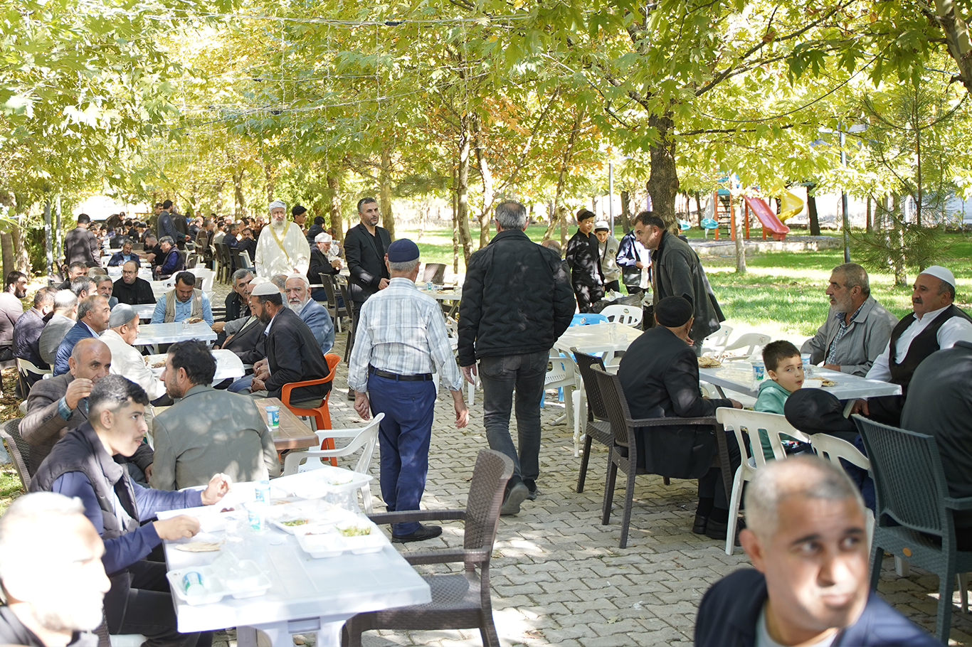 Karakoçan Peygamber Sevdalıları Eğitim ve Gençlik Merkezi görkemli törenle açıldı