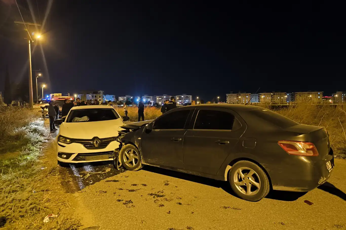 Mardin’de 3 aracın karıştığı kazada 4 kişi yaralandı
