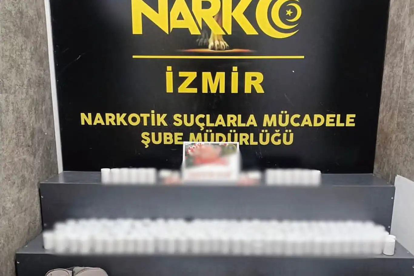 Torbalı’da toprağa gömülü 17 bin 528 sentetik ecza ele geçirildi