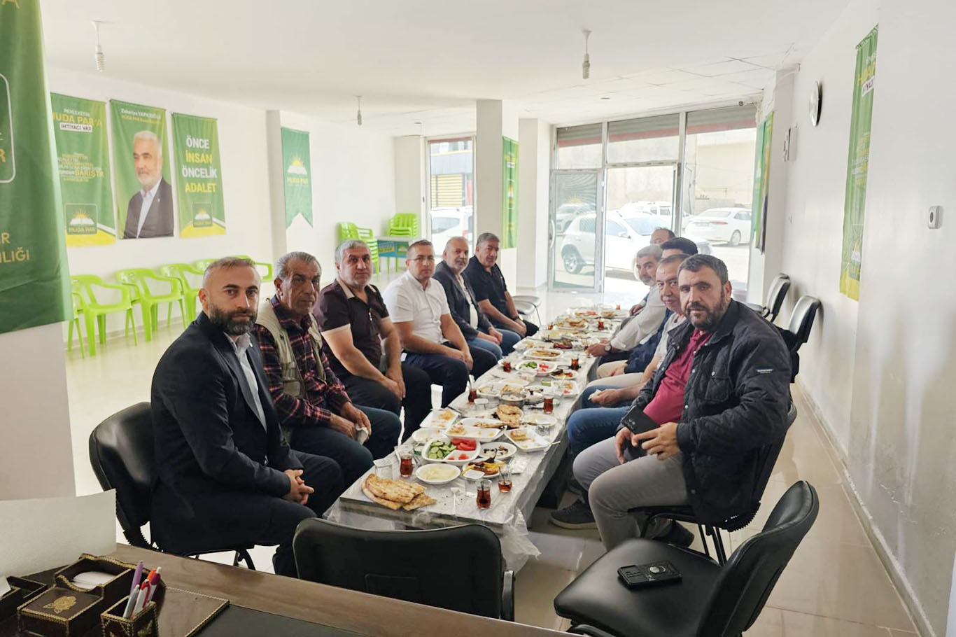 HÜDA PAR Viranşehir İlçe Başkanı Tekin basın mensuplarıyla buluştu