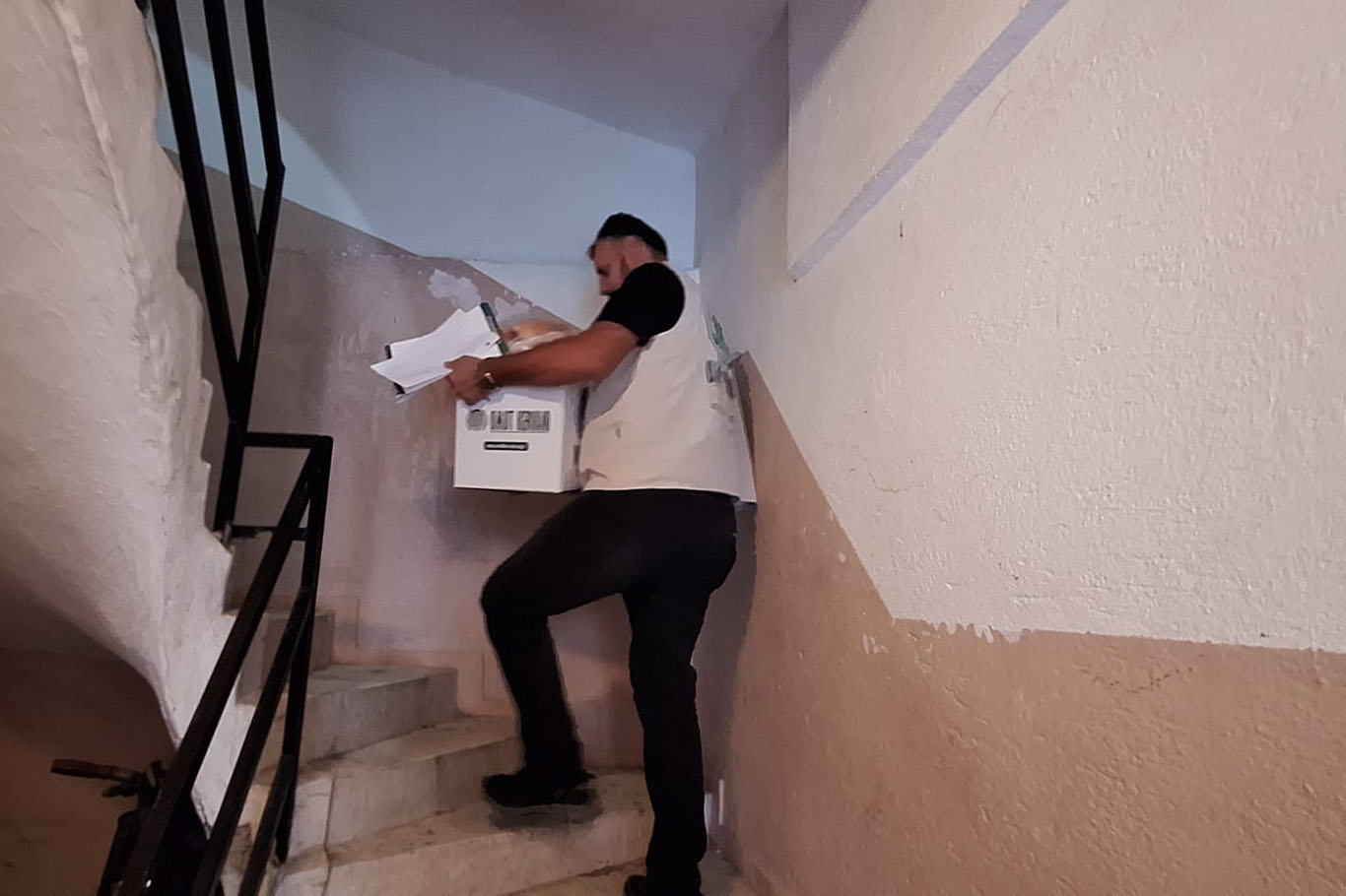 İzmir Umut Kervanı’ndan ihtiyaç sahibi ailelere gıda yardımı