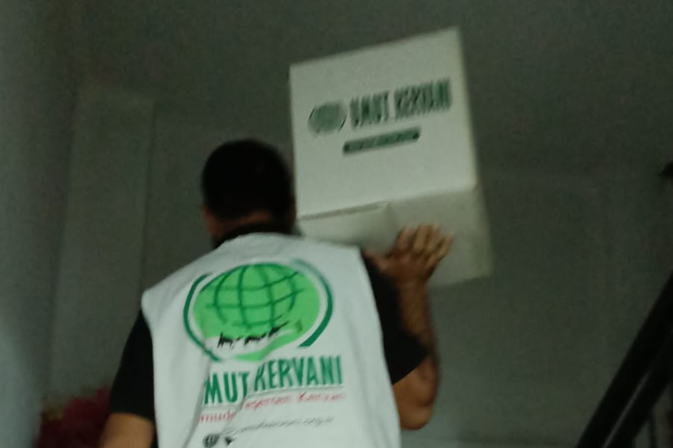 İzmir Umut Kervanı’ndan ihtiyaç sahibi ailelere gıda yardımı