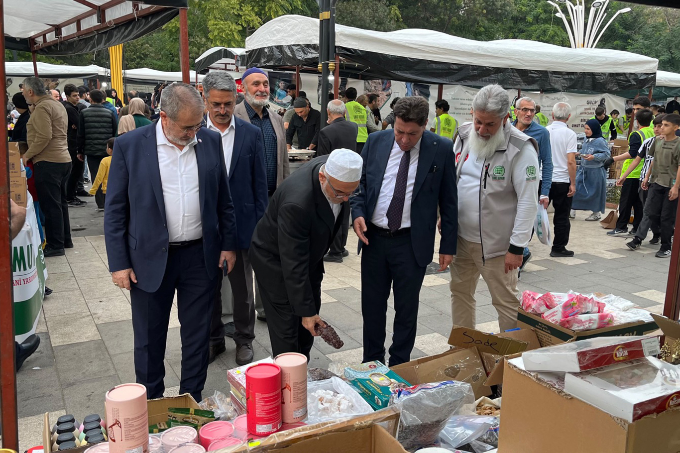 Diyanet-Sen yöneticilerinden Umut Kervanı kermesine ziyaret