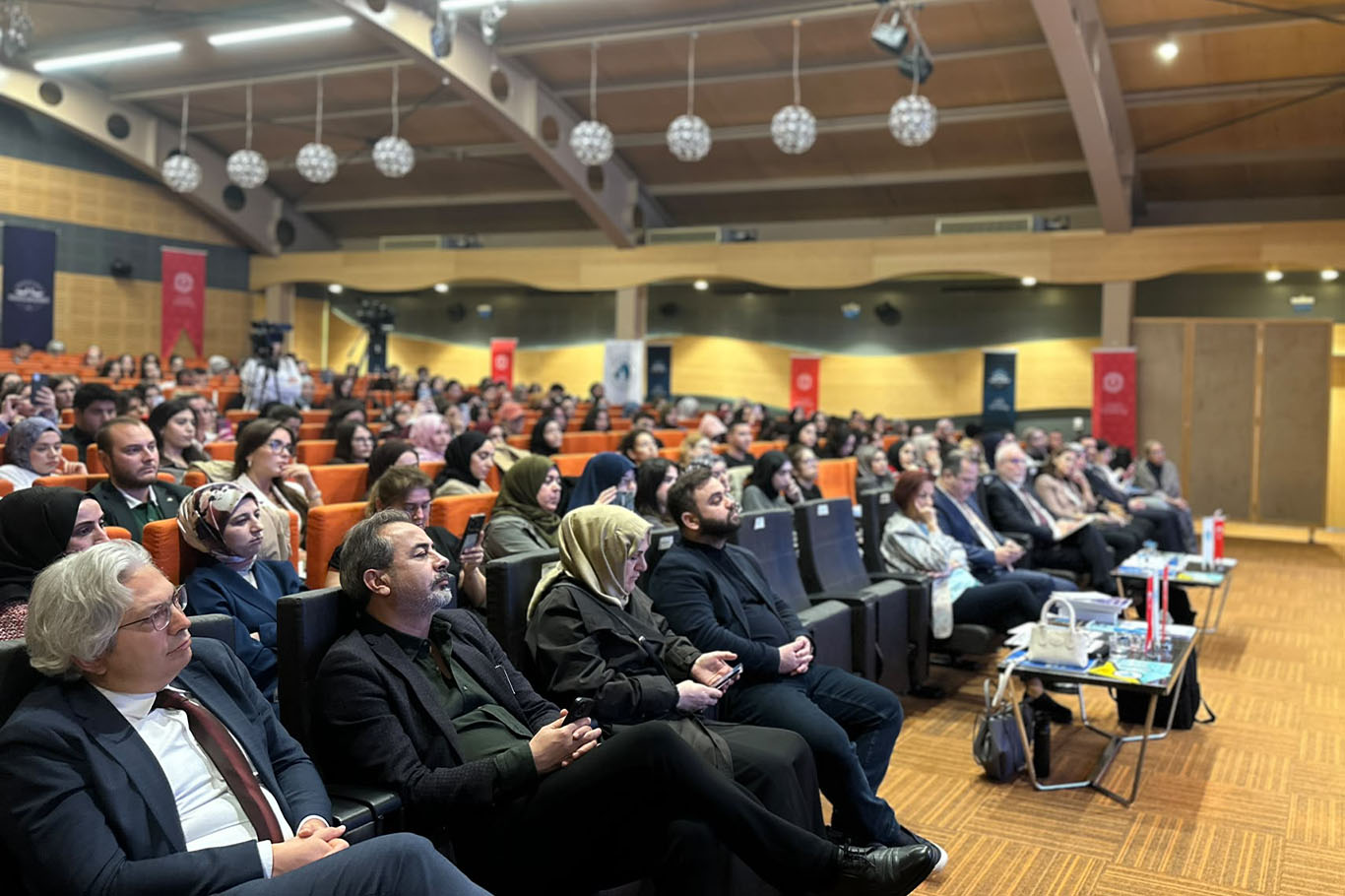 İstanbul'da "Adli Süreçteki Çocuk: Adalet, Koruma ve Sorumluluk" paneli gerçekleştirildi