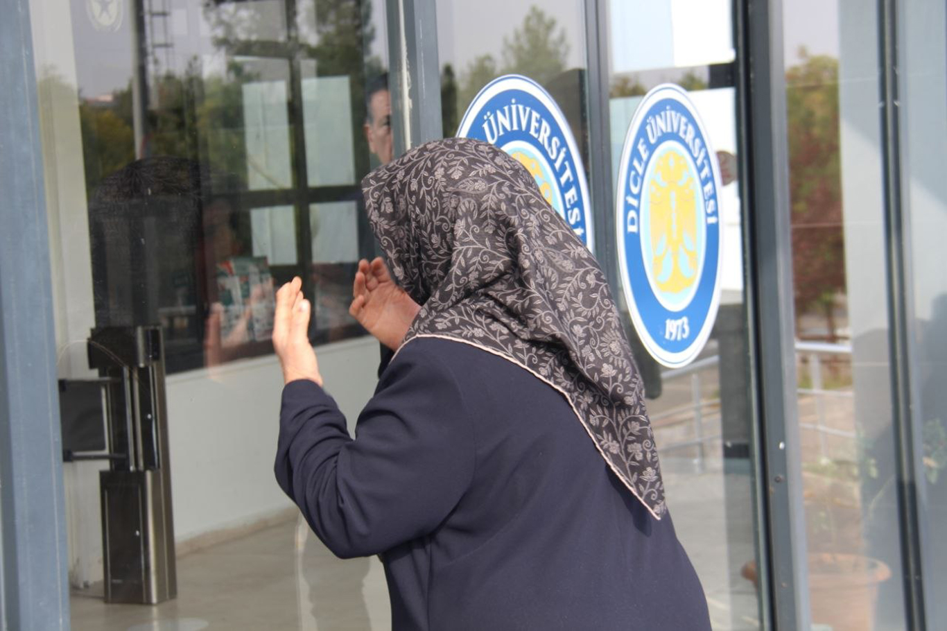 KPSS'ye geç kalan adaylar kapıdan döndü