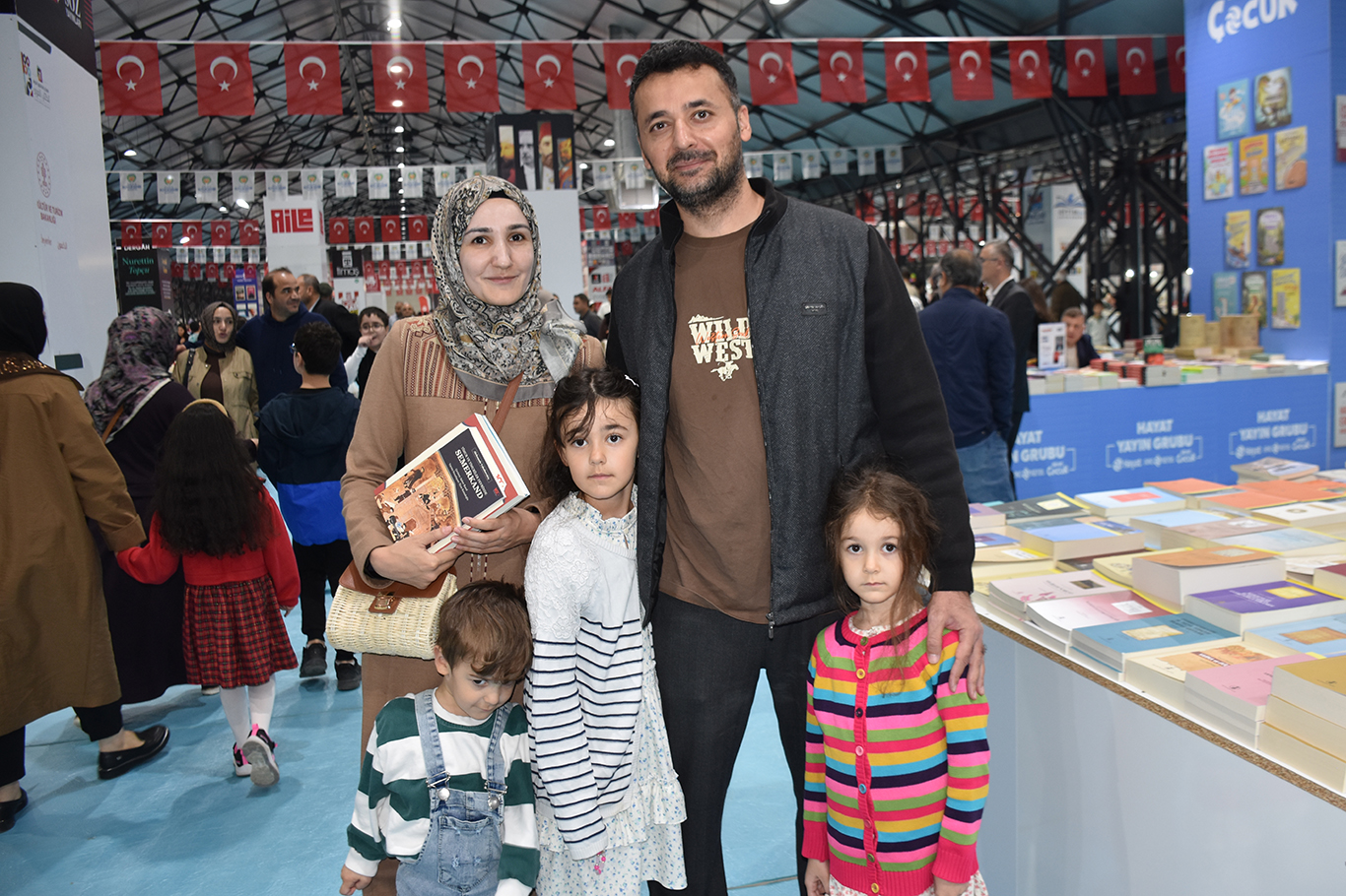 Kitap Fuarı'nda kitap sevgisi ve Filistin duyarlılığı