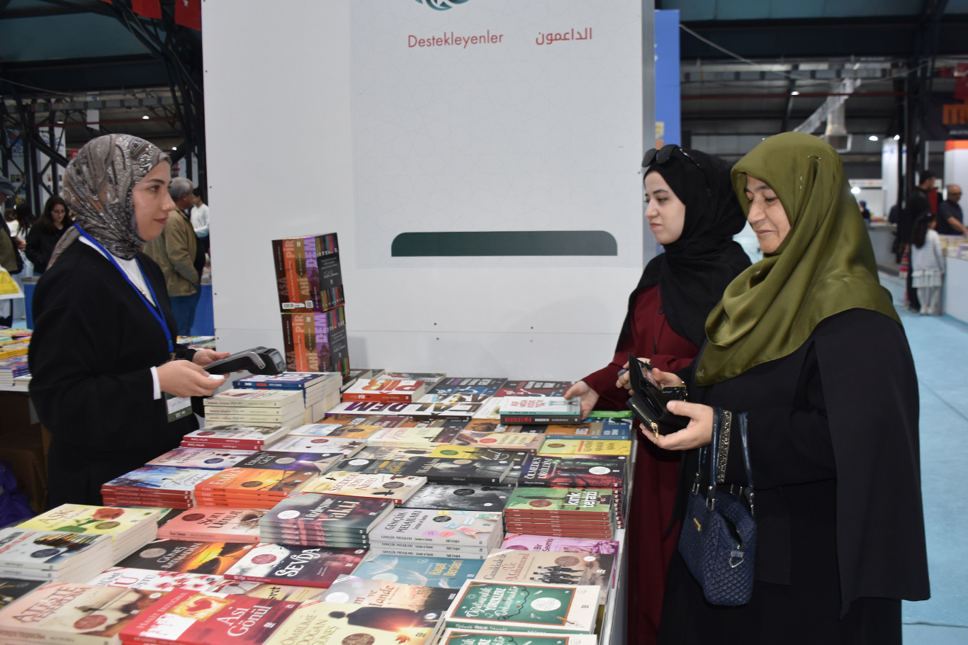 Kitap Fuarı'nda kitap sevgisi ve Filistin duyarlılığı