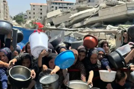   الحصار يفاقم أزمة الغذاء في غزة ويهدد بتوقف مزيد من المخابز