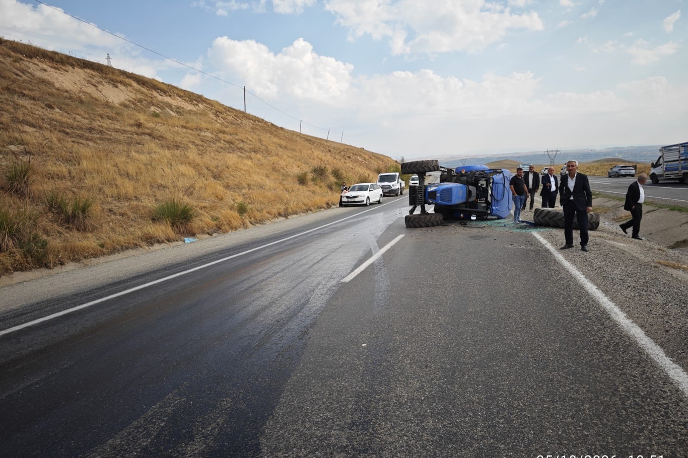 Batman-Silvan yolunda traktör kazası: Sürücü yaralandı