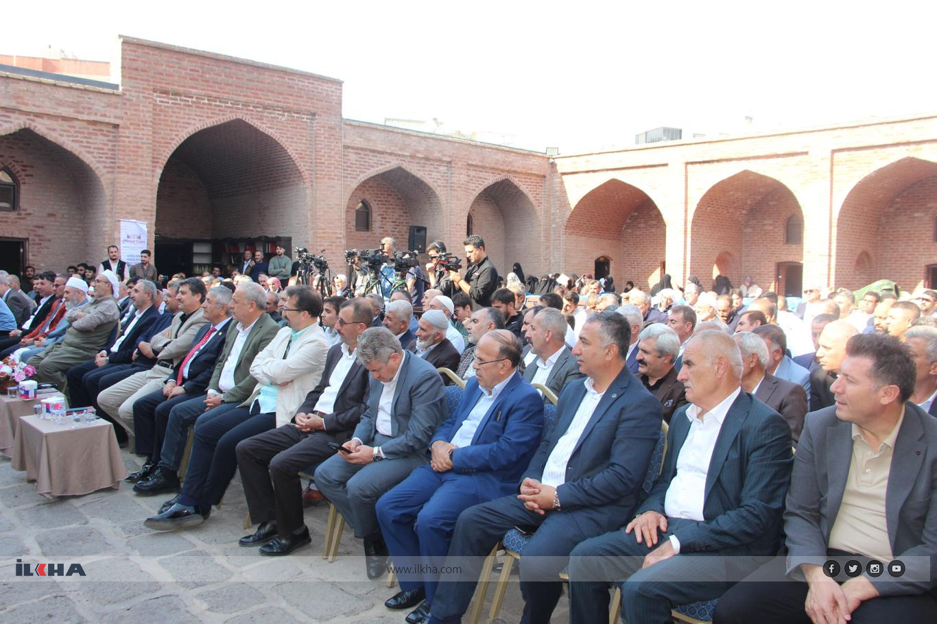 Islamic scholars and academics gather to commemorate Melayê Cizîrî