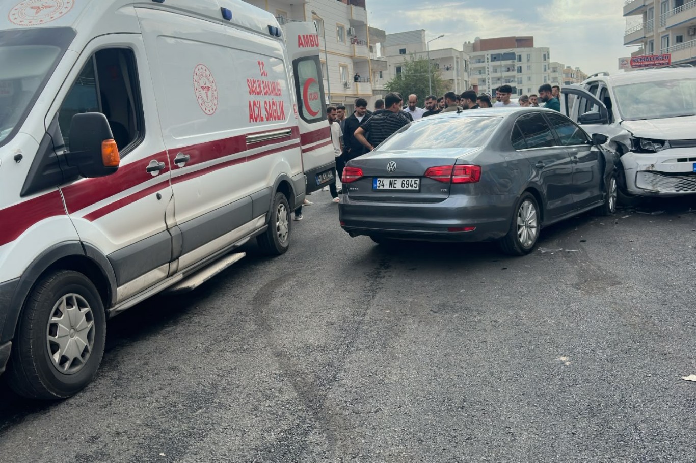 Mardin’de otomobilin bir çocuğa çarptığı anlar güvenlik kamerasına yansıdı