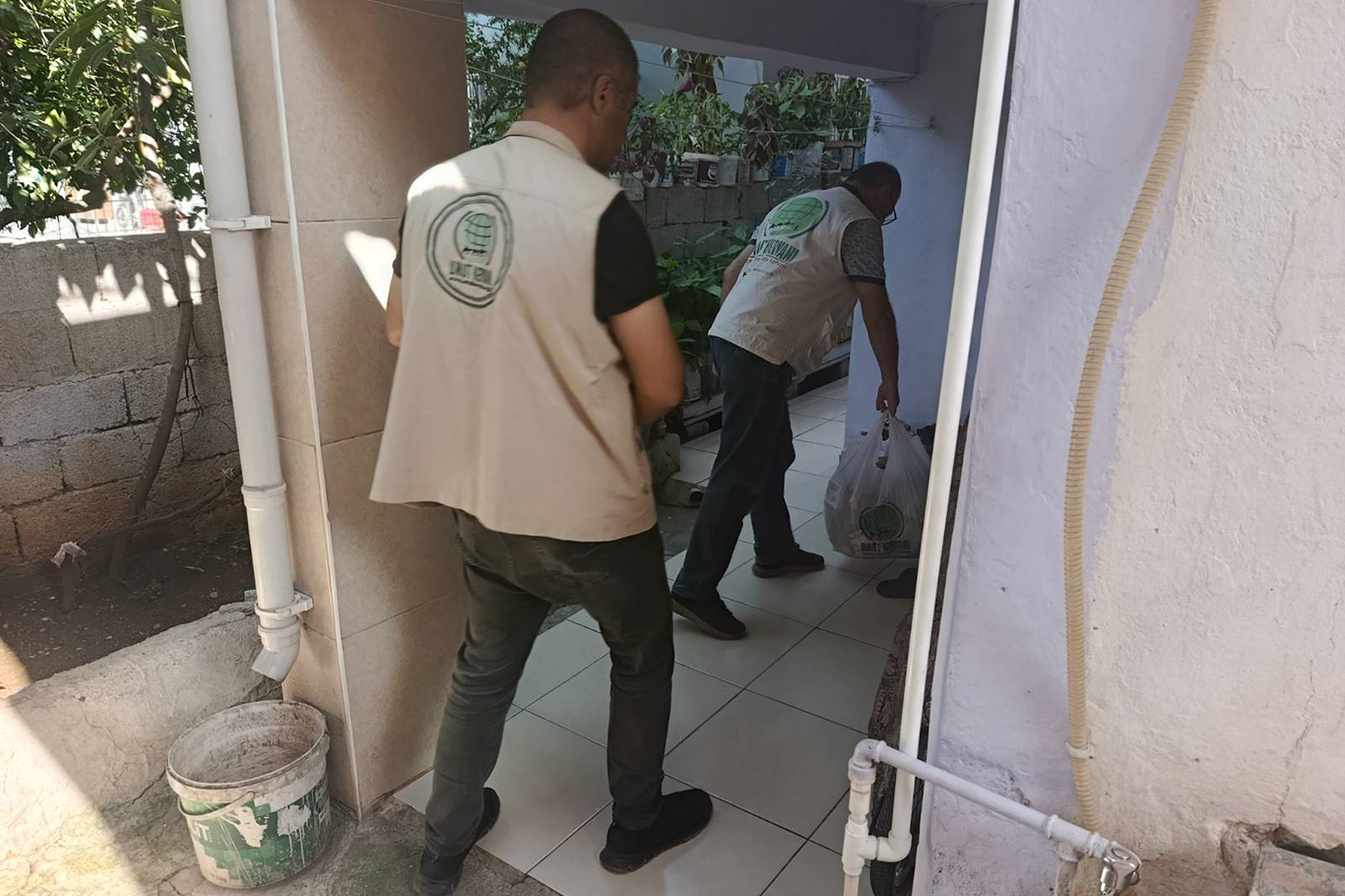 Umut Kervanı'ndan İskenderun’da ihtiyaç sahibi ailelere yardım