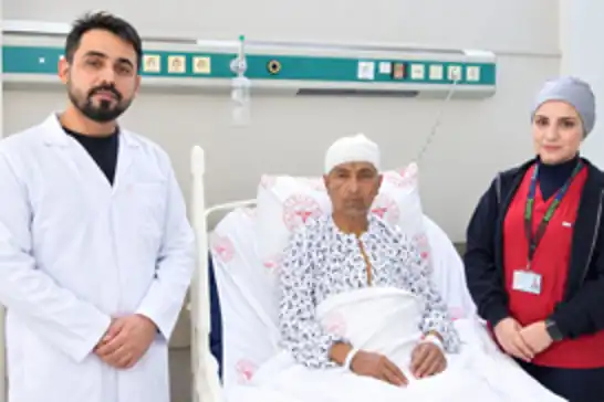 Şanlıurfa'da 60 yaşındaki kadının beynindeki 10 santimetrelik kitle çıkarıldı
