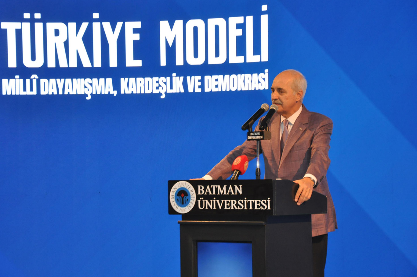Kurtulmuş: Terör örgütünün silahlarını bütünüyle bırakması ve kendini feshetmesi gerekir