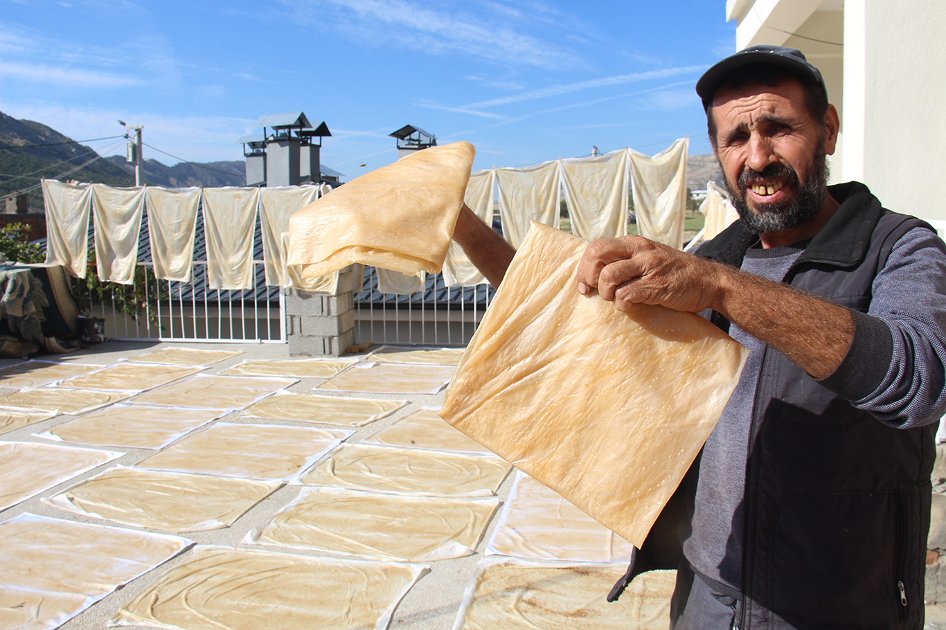 Yaklaşık 3000 yıllık geleneği sürdürüyorlar: pestil, sucuk, kesme, pekmez...