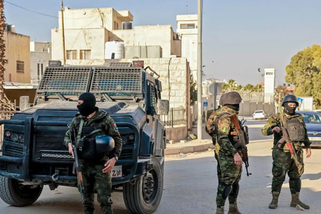 السلطة الفلسطينية تنفذ موجة اعتقالات سياسية في الضفة الغربية المحتلة