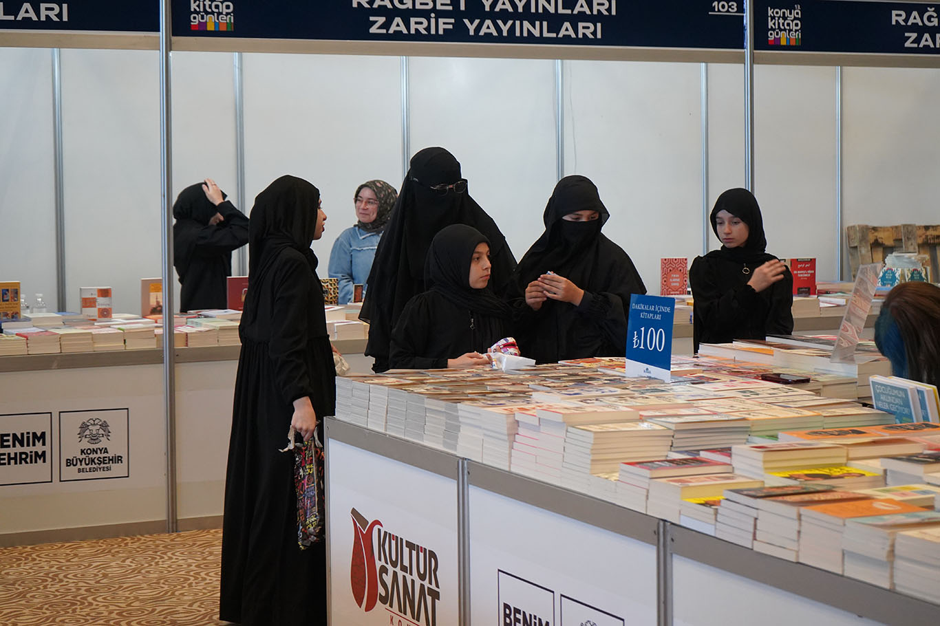 Çocuklara kitap sevgisi kazandırmanın yolu aileden geçiyor