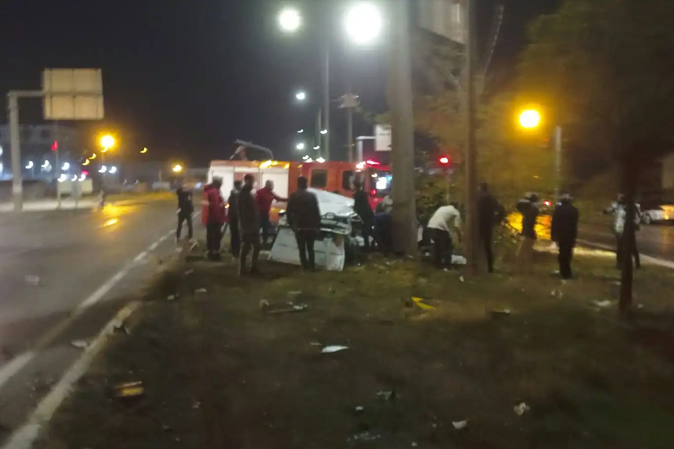 Yakıt tankeri ile otomobil çarpıştı: 2 ölü, 3 yaralı