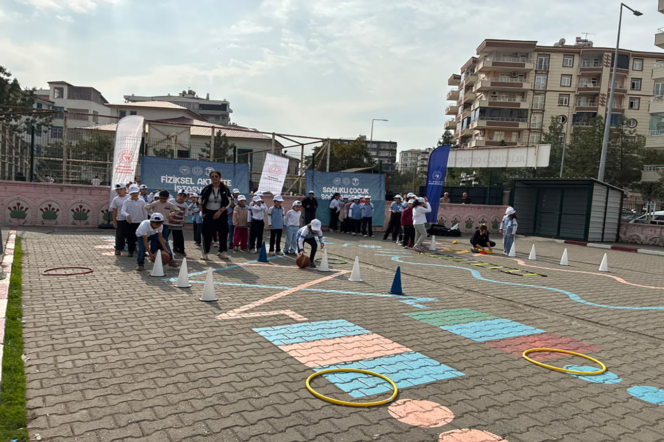 Diyarbakır’da öğrenciler sağlık konularında bilgilendirildi