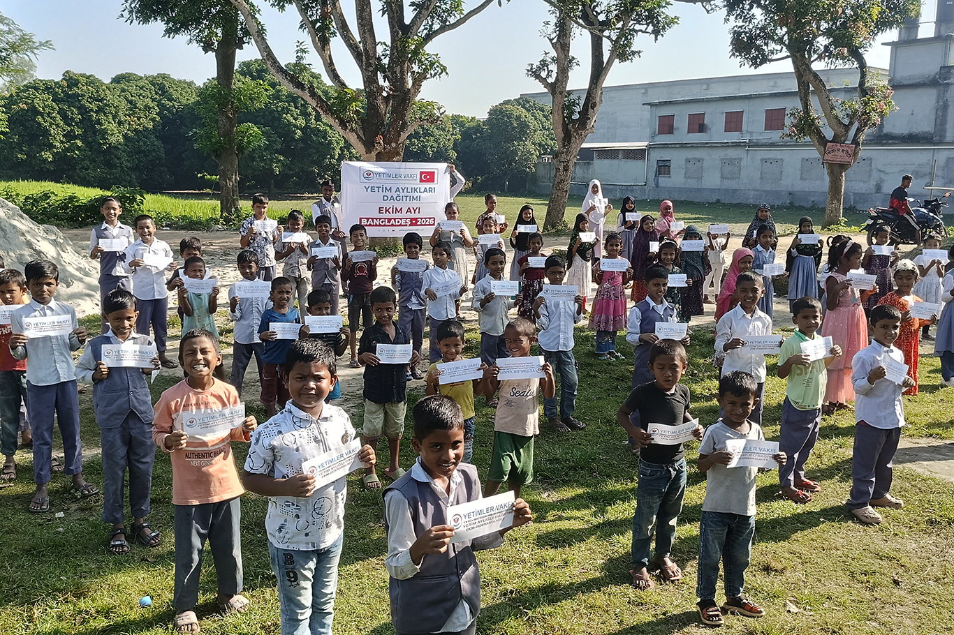 Yetimler Vakfı'ndan Bangladeş'te yetim çocuklara ekim ayı desteği