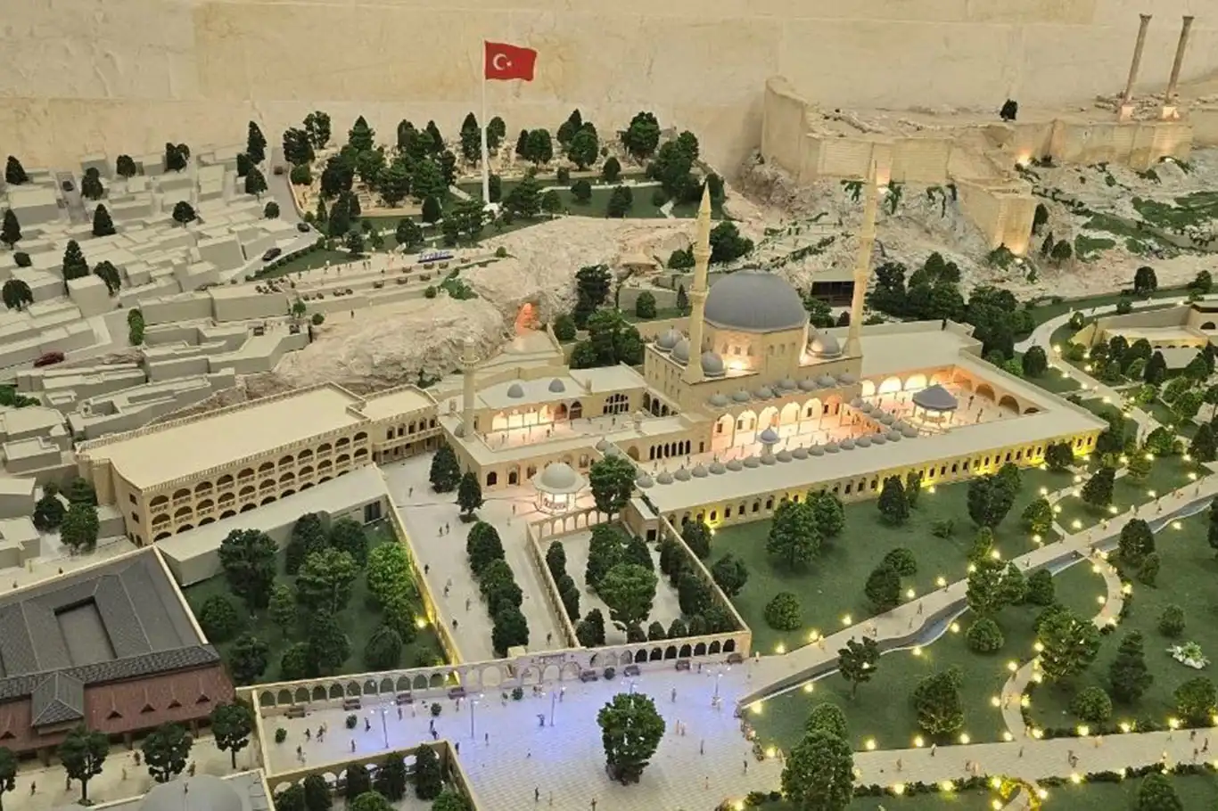 Balıklıgöl'de 5 yeni ziyaret noktası açıldı