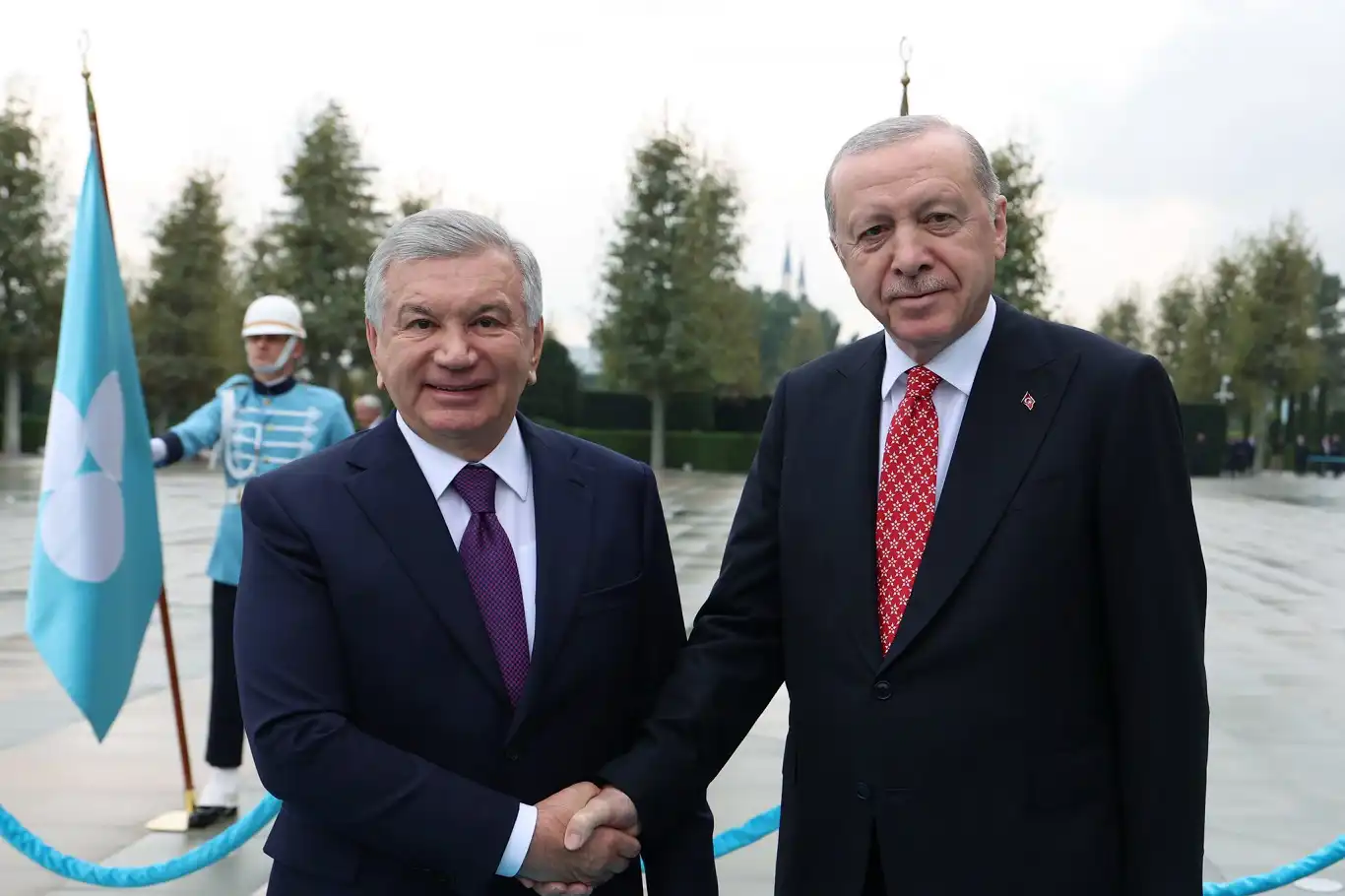 Cumhurbaşkanı Erdoğan, Özbekistan Cumhurbaşkanı Mirziyoyev ile görüştü
