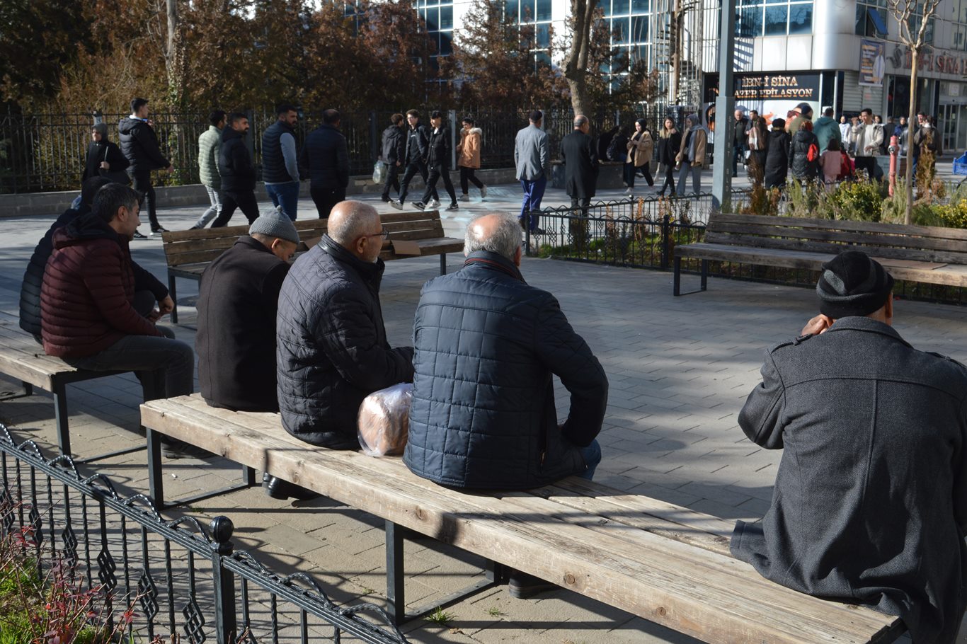 Emeklilerden maaş tepkisi: 23 bin 500 lira kime yeter?