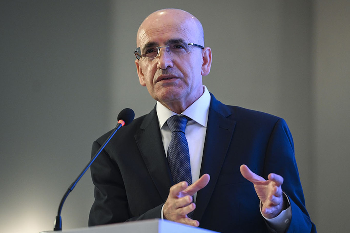 Bakan Şimşek: Yıllıklandırılmış ihracat 283,7 milyar dolara ulaştı