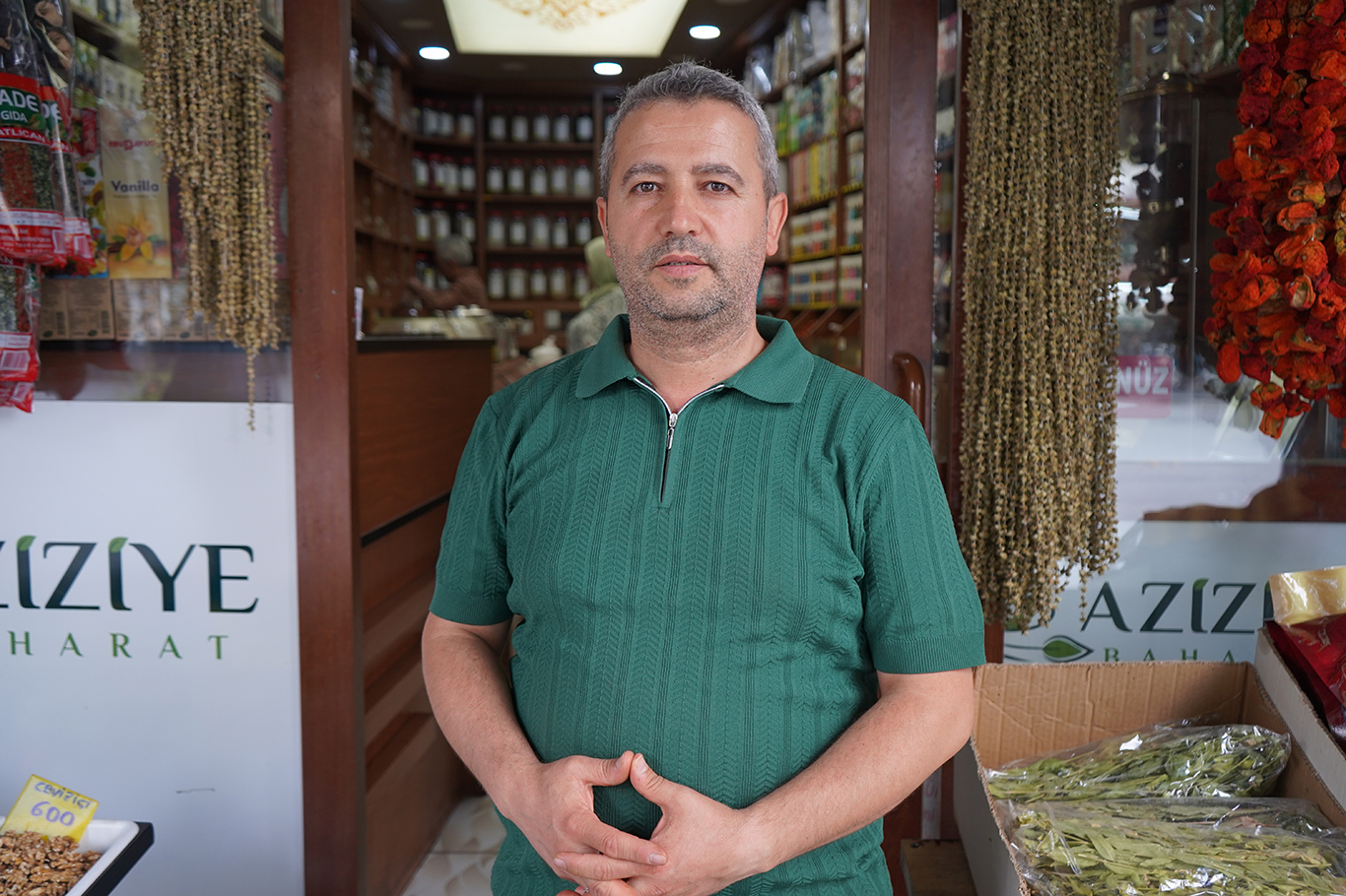  Soğuk havalarla birlikte aktarlarda kış çayları yoğun ilgi görüyor