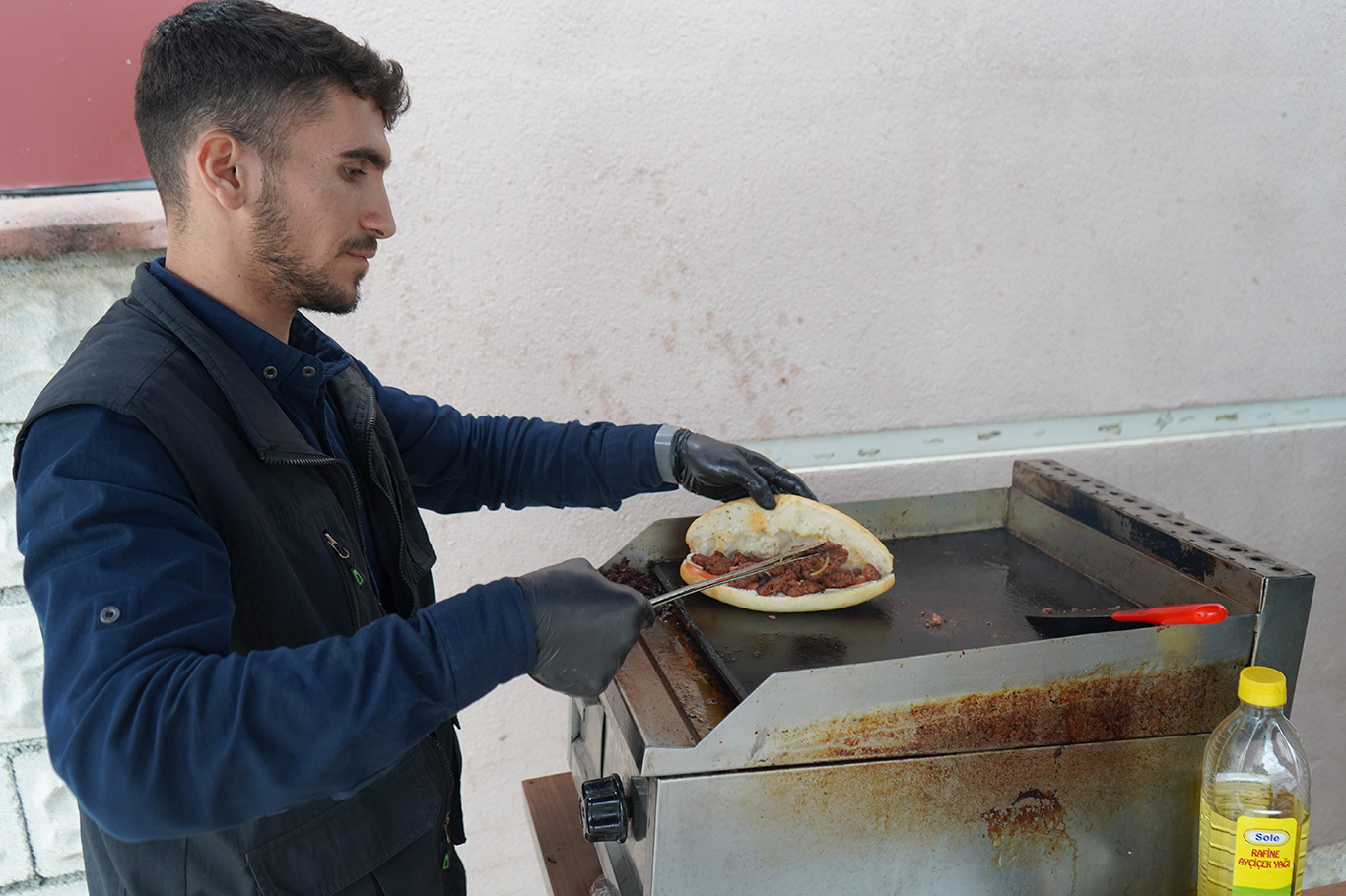 Konya Umut Kervanı’nın yetim ve ihtiyaç sahipleri yararına düzenlediği kermes başladı