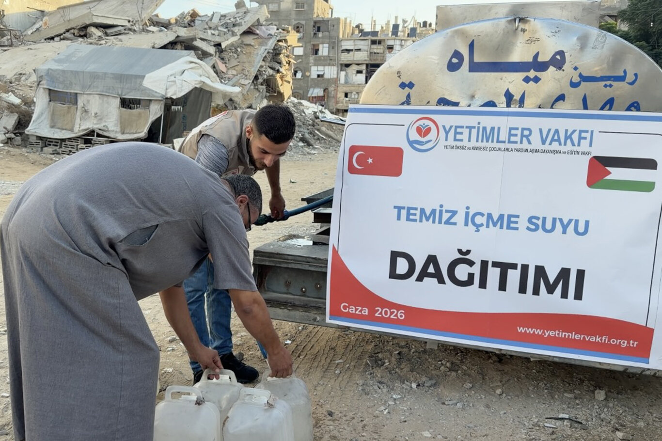 Yetimler Vakfı Gazzeli Mazlumlara içme suyu ulaştırıyor
