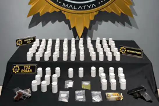 Malatya'da sokak satıcılarına operasyon: 2 gözaltı