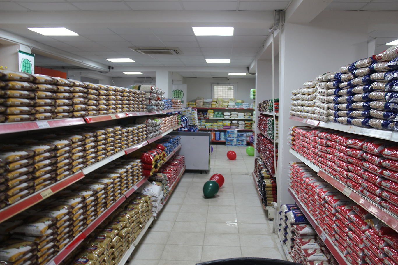 Umut Kervanı Diyarbakır'da sosyal market açtı