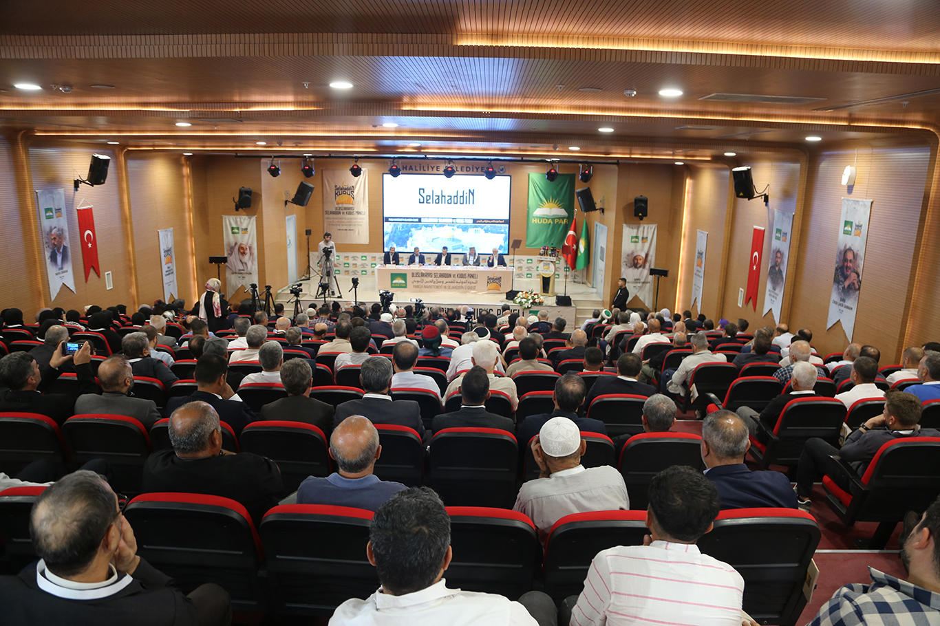 Selahaddin Eyyubi panelinde birlik mesajı: Tefrikayı bırakıp İslam kardeşliğine sarılmalıyız