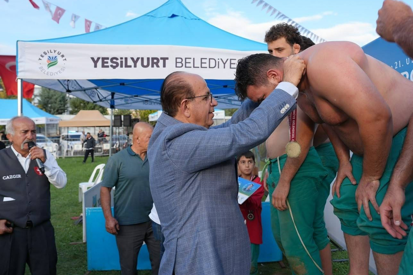21. Uluslararası Turgut Özal Karakucak Güreşleri'nde başpehlivan belli oldu