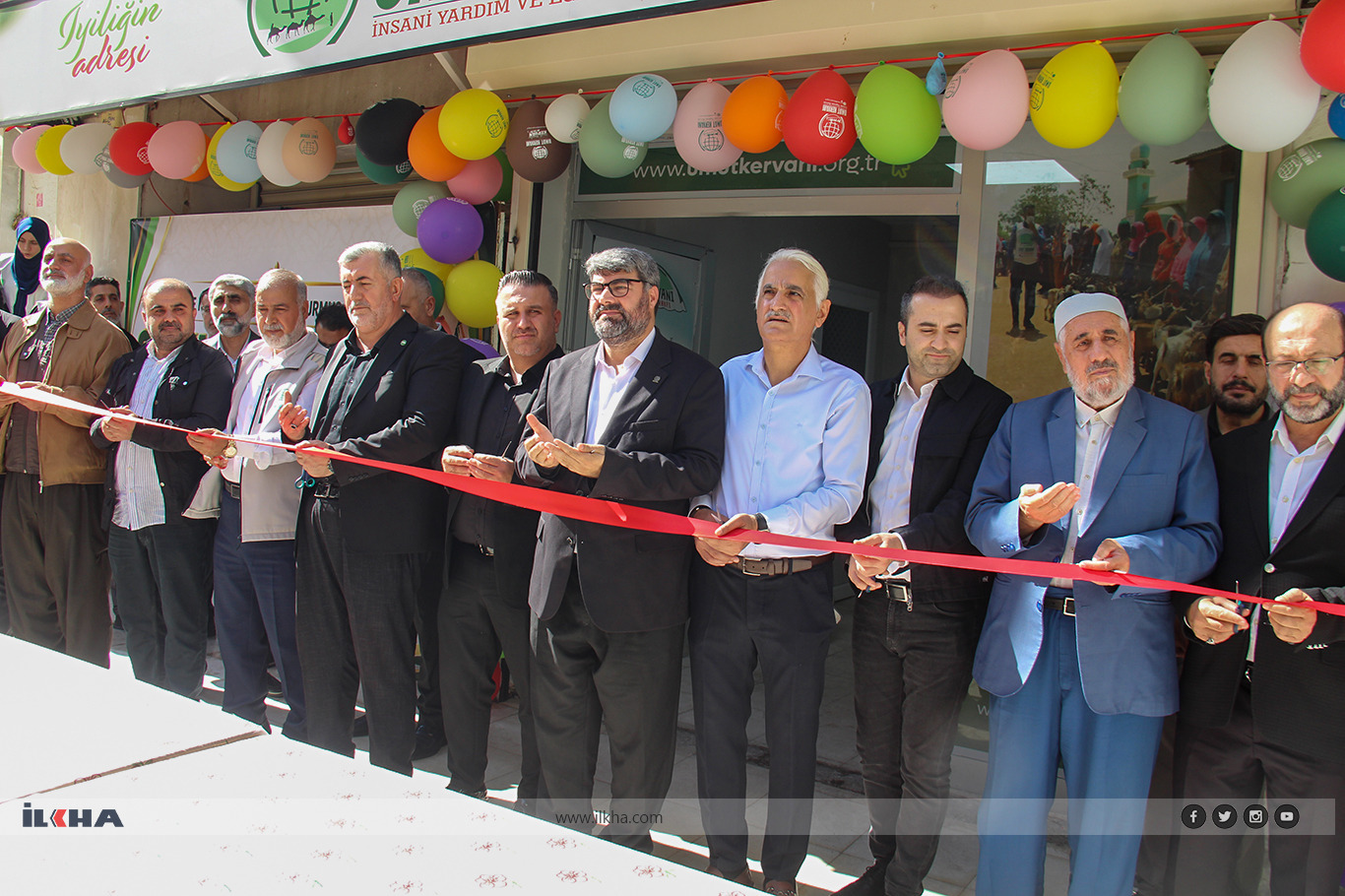Hope Caravan Foundation opens social market for needy families in Diyarbakır