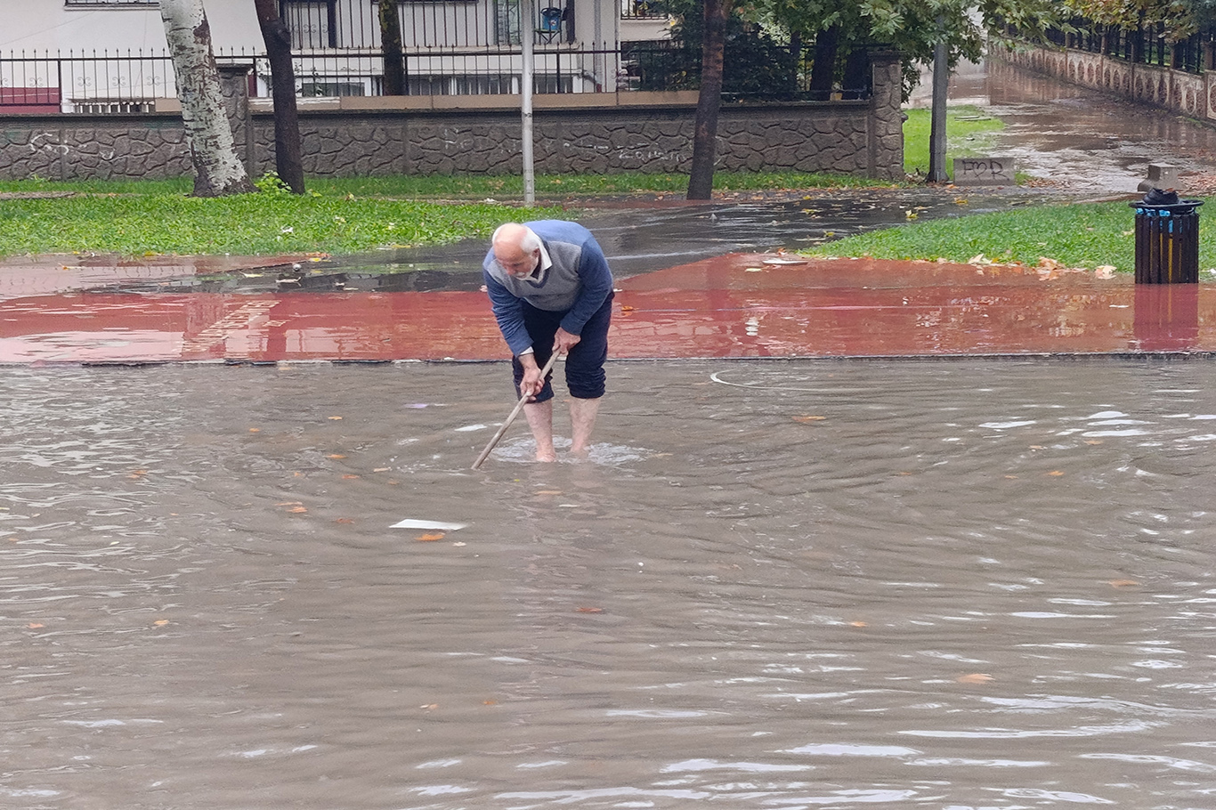 Meteoroloji uyardı, önlem alınmadı: Diyarbakır’da yollar göle döndü