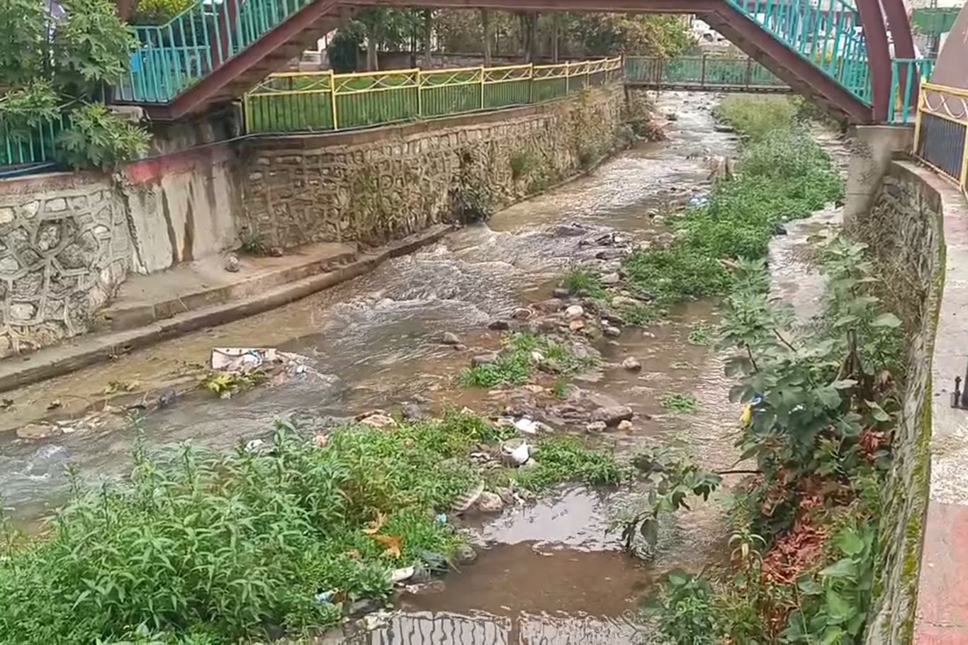 Uludere'de dere yatağının kirliliğine karşı acil önlem çağrısı