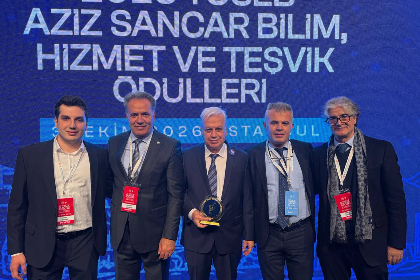 Prof. Dr. Yılmaz'ın karaciğer naklindeki başarısı ödülle taçlandı